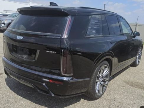 Used 2026 Cadillac Vistiq Platinum w/ LPO, Floor Liner Package AWD/4WD image 3
