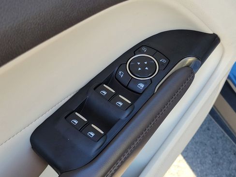 Used 2018 Lincoln MKC Reserve w/ Lincoln MKC Climate Package AWD/4WD image 14