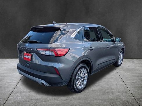Used 2022 Ford Escape SE image 4
