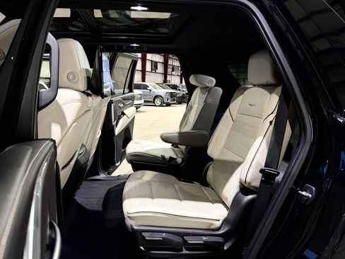 Used 2021 Cadillac Escalade Sport w/ Driver Assist Tech Package image 18