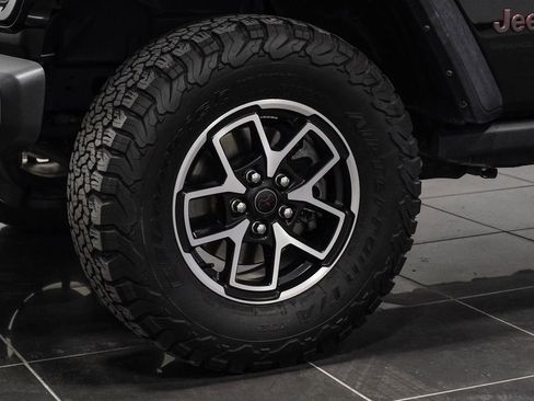 Used 2024 Jeep Wrangler Unlimited Rubicon image 61