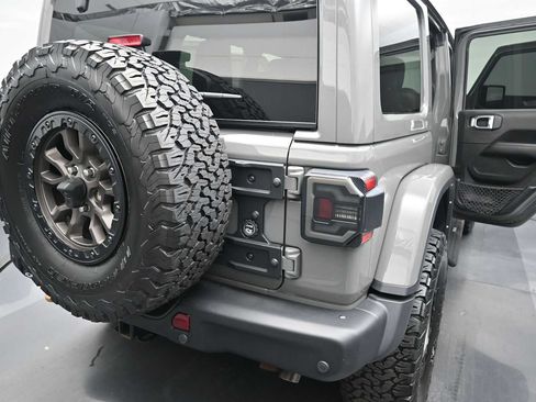 Used 2021 Jeep Wrangler Unlimited Rubicon w/ Dual Top Group AWD/4WD image 10