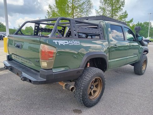 Used 2021 Toyota Tacoma TRD Off-Road w/ Technology Package AWD/4WD image 3