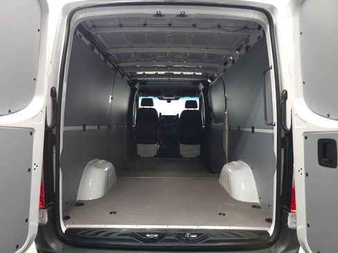 Used 2026 Mercedes-Benz Sprinter 2500 image 23
