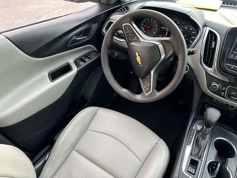 Used 2023 Chevrolet Equinox LS image 18