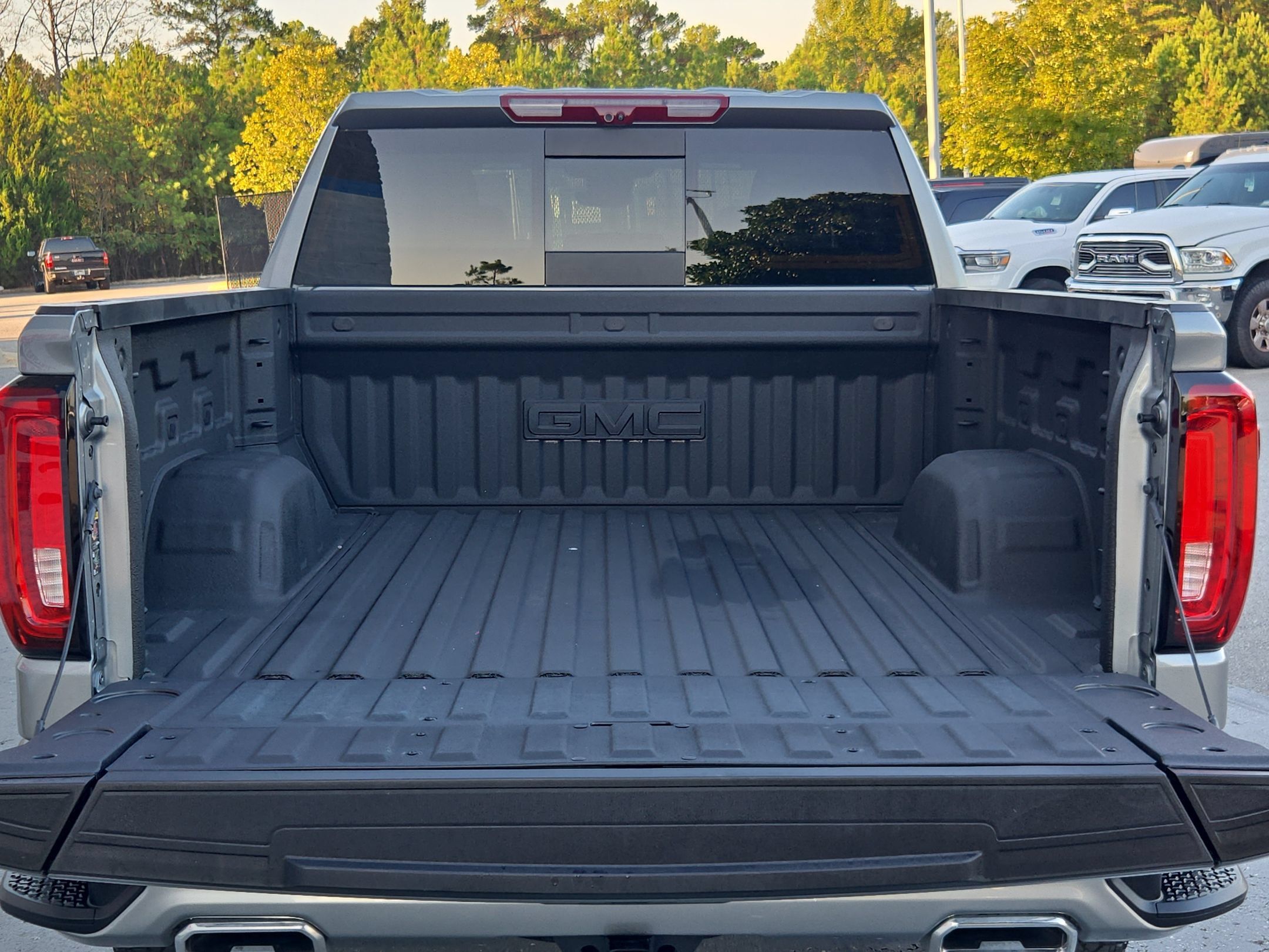 Used 2026 GMC Sierra 1500 AT4 w/ AT4 Premium Package AWD/4WD image 18