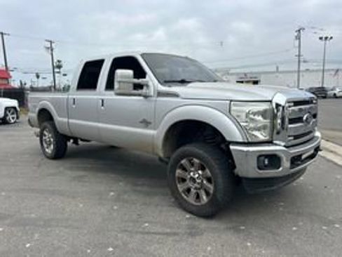 Used 2012 Ford F250 Lariat w/ Lariat Ultimate Pkg image 4