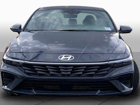 Used 2025 Hyundai Elantra SEL FWD image 4