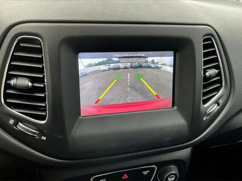 Used 2017 Jeep Compass Latitude w/ Popular Equipment Group image 20