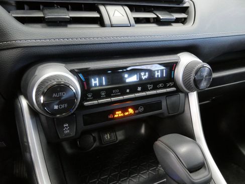 Certified 2025 Toyota RAV4 LE image 24