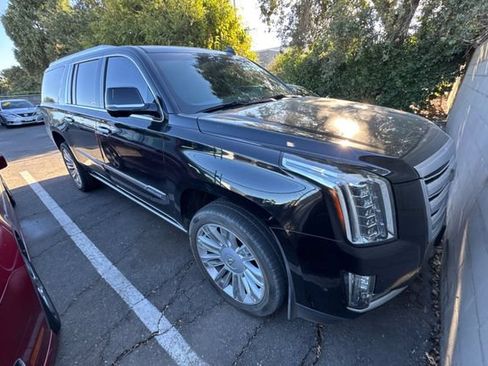 Used 2019 Cadillac Escalade ESV Platinum AWD/4WD image 2