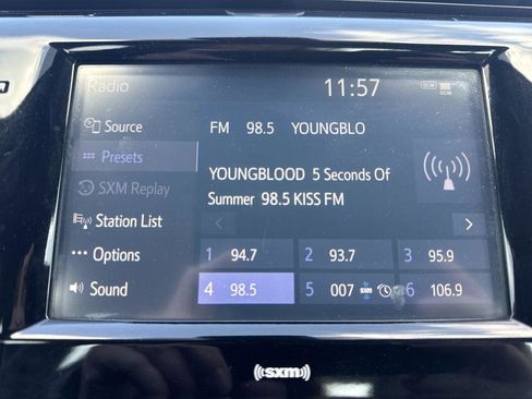 Used 2020 Toyota Camry SE image 16