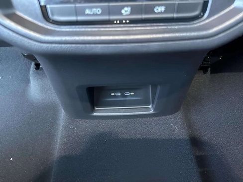 New 2026 Volkswagen Atlas SE image 7