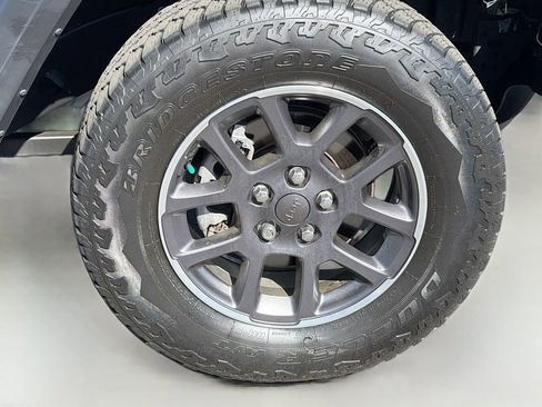 Used 2020 Jeep Gladiator Sport w/ Quick Order Package 24S AWD/4WD image 9