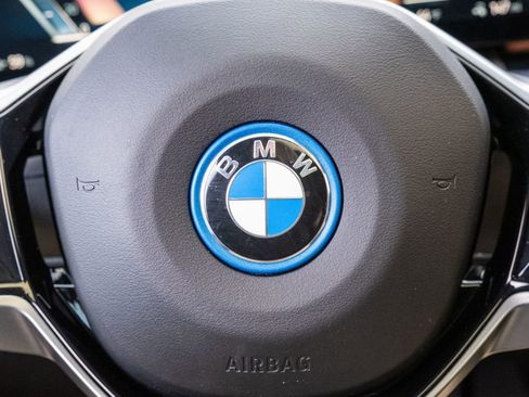 Used 2024 BMW i5 eDrive40i w/ Premium Package image 19