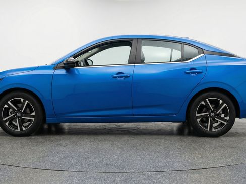 Used 2025 Nissan Sentra SV FWD image 5