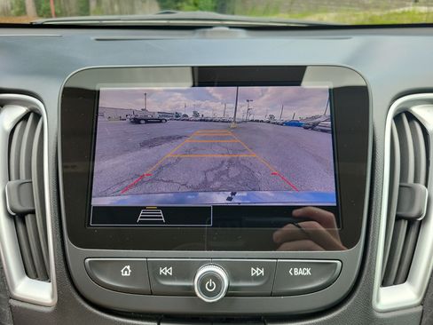 Used 2024 Chevrolet Malibu LT FWD image 17