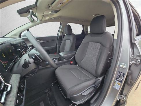 Used 2023 Kia Sportage LX AWD/4WD image 15
