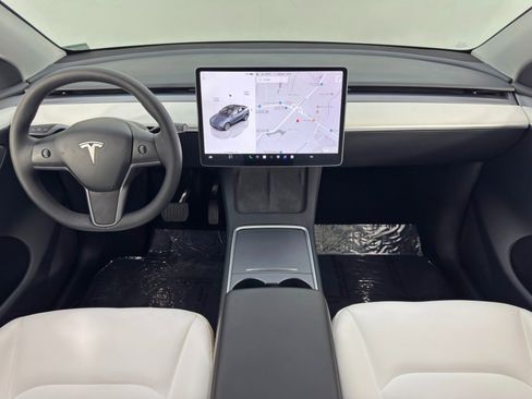 Used 2023 Tesla Model Y Long Range image 13