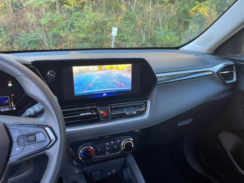 Used 2025 Chevrolet TrailBlazer LT image 17