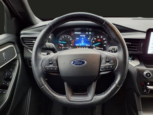 Used 2020 Ford Explorer XLT w/ Comfort Package image 14