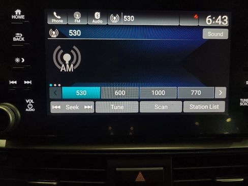 Used 2018 Honda Accord Sport image 25