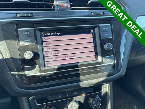 Used 2018 Volkswagen Tiguan S image 19