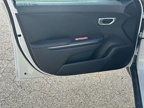 New 2026 Kia K4 LXS image 10