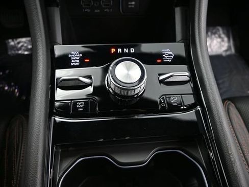 Used 2024 Jeep Grand Cherokee Summit AWD/4WD image 12