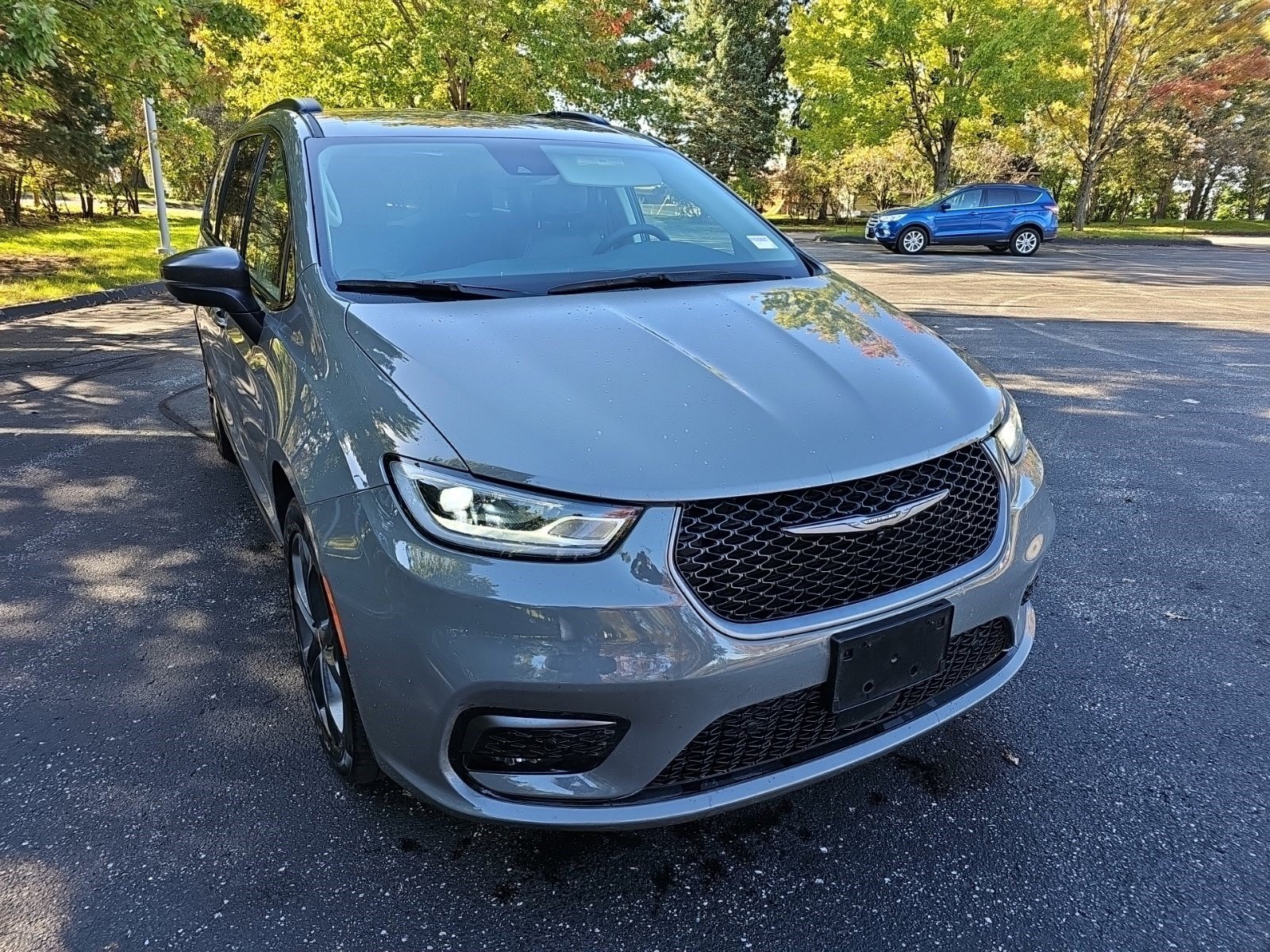 Used 2023 Chrysler Pacifica Touring-L w/ Road Tripper Package AWD/4WD image 8