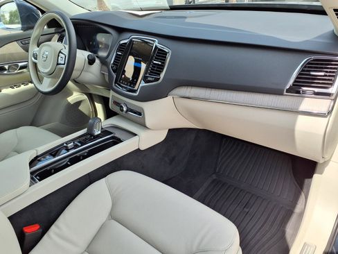 Certified 2025 Volvo XC90 T8 Plus w/ Protection Package Premier AWD/4WD image 10