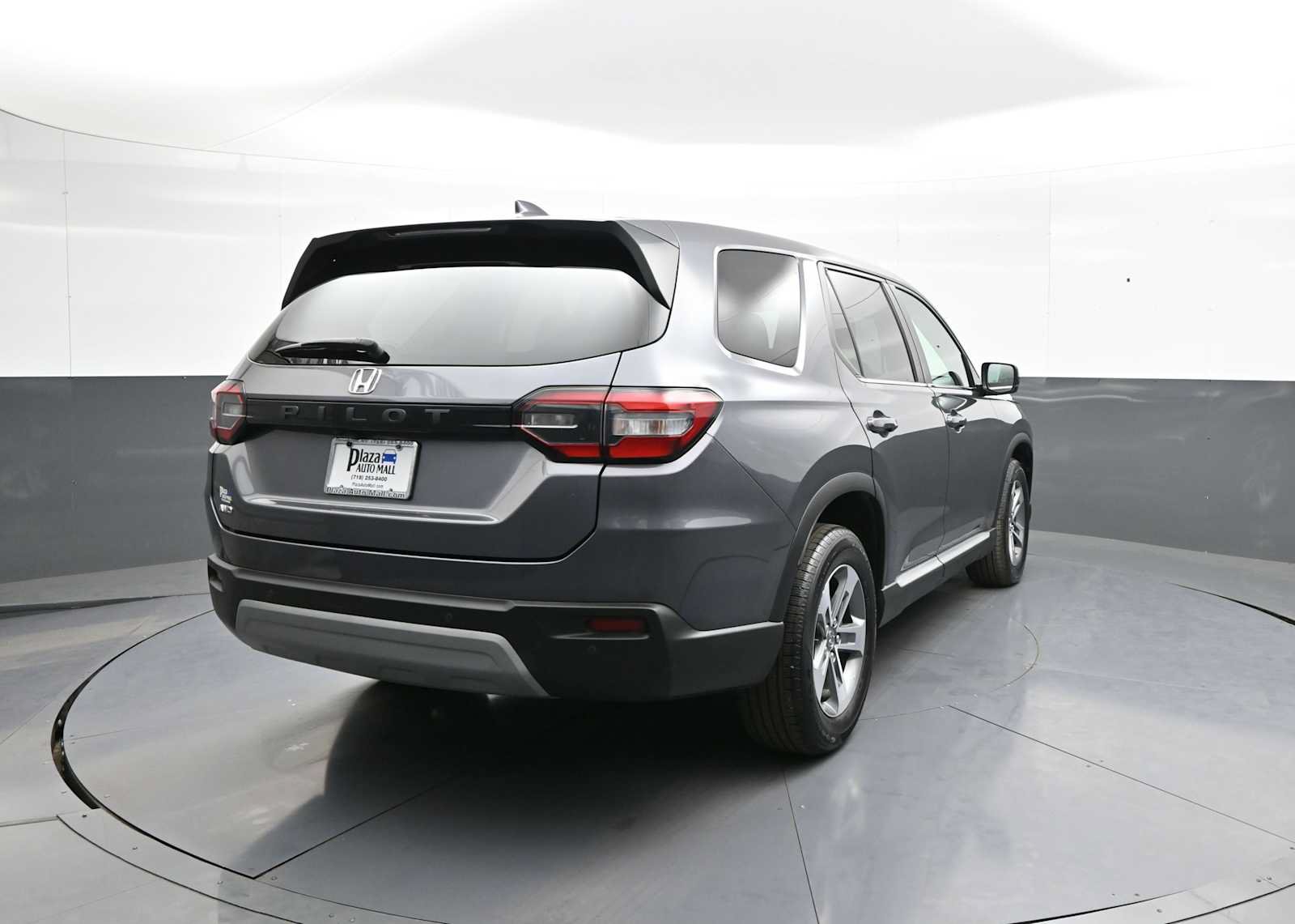 Used 2023 Honda Pilot EX-L image 5