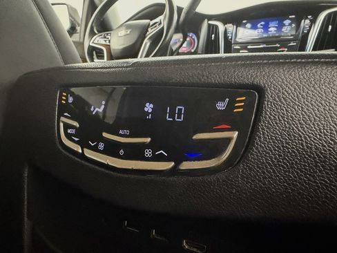 Used 2017 Cadillac Escalade ESV Luxury image 37