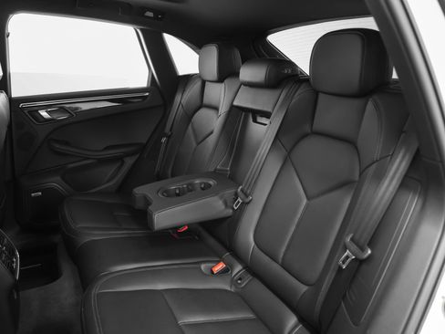 Used 2023 Porsche Macan image 38