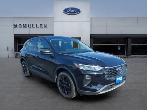 Certified 2025 Ford Escape Active w/ Tech Pack #1 AWD/4WD image 3