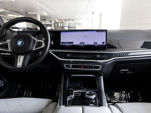Used 2024 BMW X5 xDrive50e w/ Executive Package AWD/4WD image 11