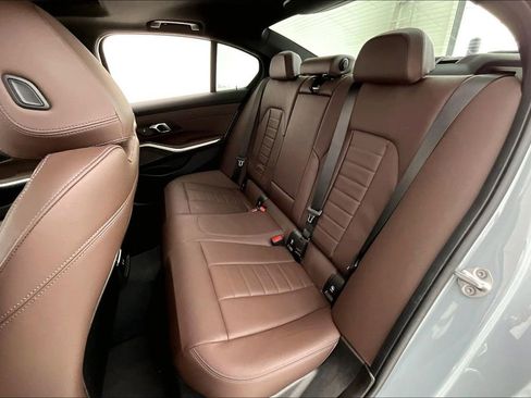 Used 2025 BMW 330i Sedan w/ M Sport Package image 32