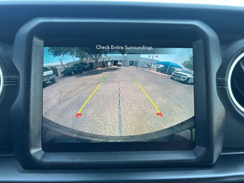 Used 2022 Jeep Wrangler Unlimited Sahara w/ Safety Group AWD/4WD image 27