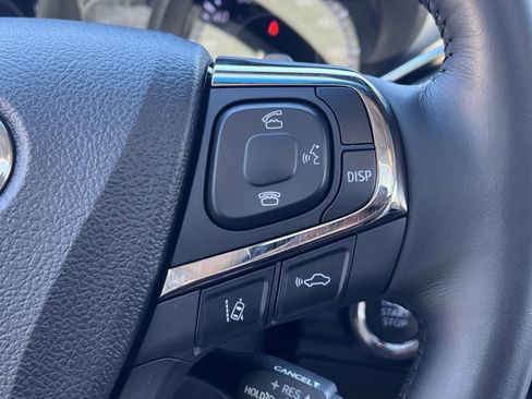 Used 2017 Toyota Avalon XLE FWD image 29
