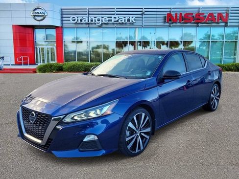 Used 2021 Nissan Altima 2.5 SR w/ SR Premium Package FWD image 4