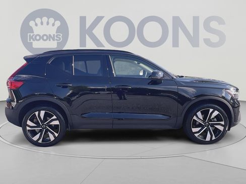 Used 2024 Volvo XC40 B5 Ultimate w/ Protection Package Premier AWD/4WD image 8