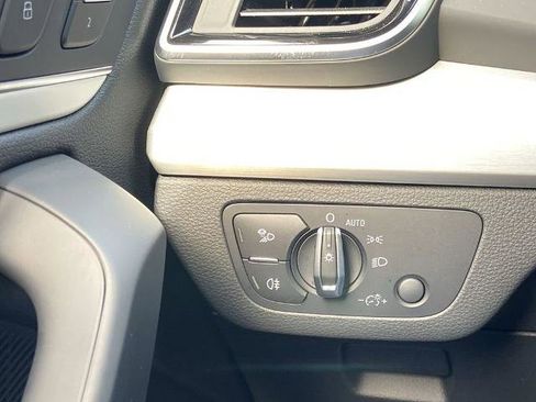 Used 2024 Audi Q5 e Premium Plus image 13