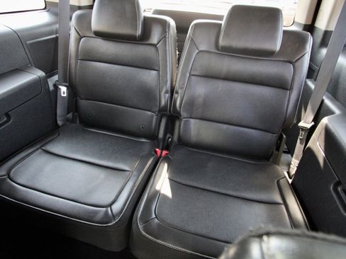 Used 2009 Ford Flex SEL image 16