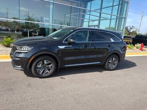 Used 2022 Kia Sorento EX FWD image 3