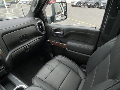 Used 2023 Chevrolet Silverado 2500 High Country w/ Z71 Off-Road Package image 28