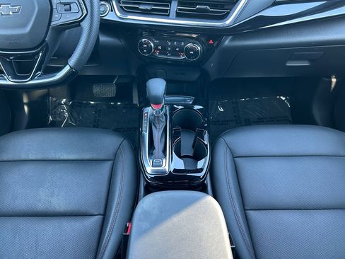 Used 2025 Chevrolet Trax RS w/ Driver Confidence Package FWD image 12