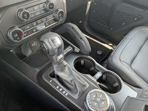 New 2026 Ford Bronco Badlands AWD/4WD image 16