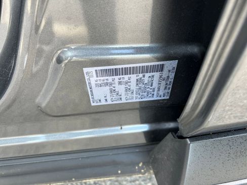 Used 2025 Nissan Rogue SV image 31