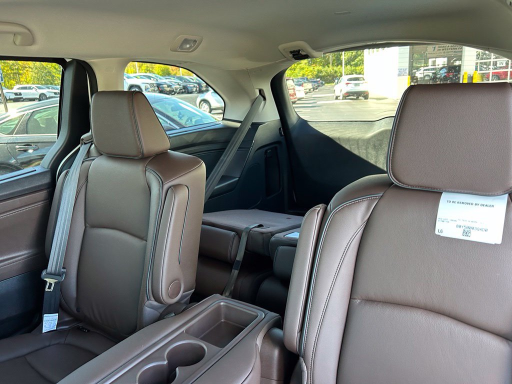 New 2026 Honda Odyssey Touring image 14