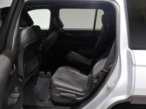 Used 2023 Jeep Grand Cherokee L Laredo AWD/4WD image 18